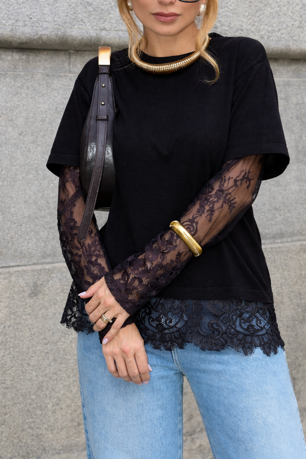 T-shirt Modal com renda chantilly — Preto — Leev Store atacado Brás